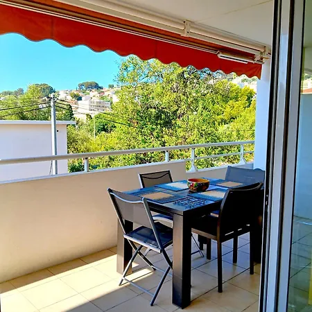 Apartment Avec Grande Terrasse