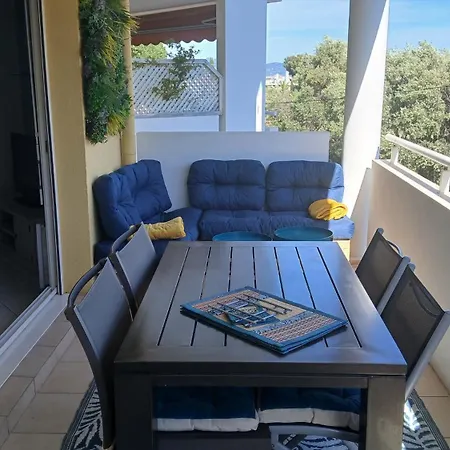 Avec Grande Terrasse 아파트
